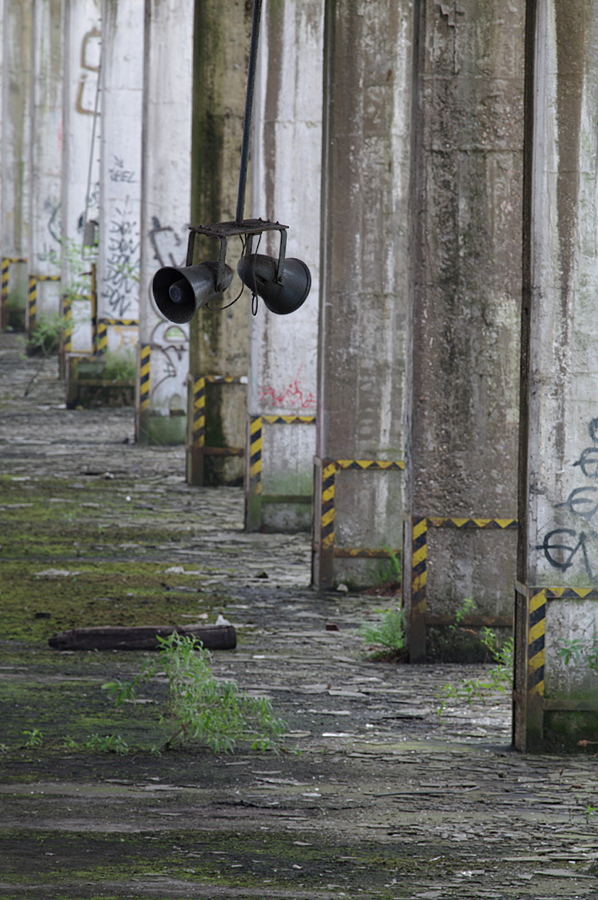 Lautsprecher über Bahnsteig