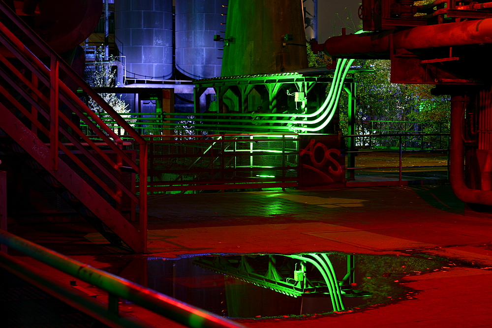 Spiegelung in Pfütze